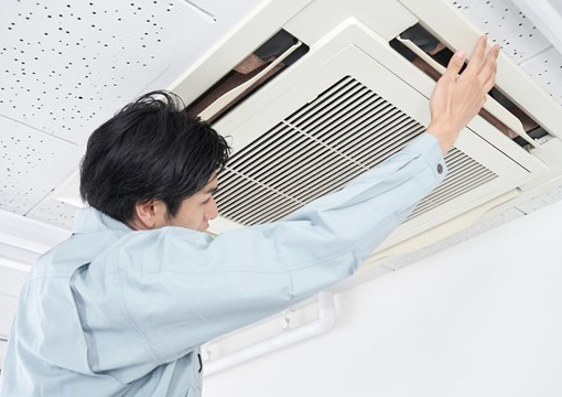 新築のエアコン取り付け工事